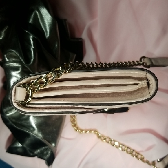 MICHAEL KORS HUDSON CROSSBODY BAG - Picture 5 of 11